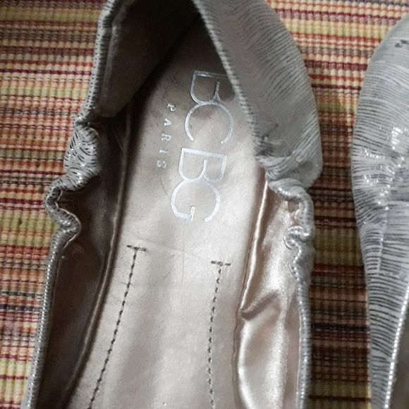 ♥️Bundle&Save♥️ BCBG Paris flats size 9 - Picture 4 of 5